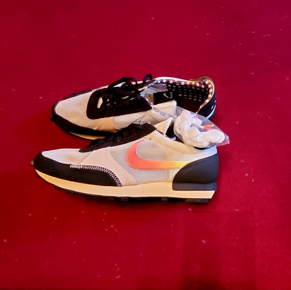 Mens Nike size 9.5 - Picture 3 of 5